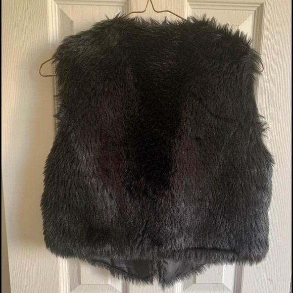 Faux Fur Vest - Picture 2 of 2